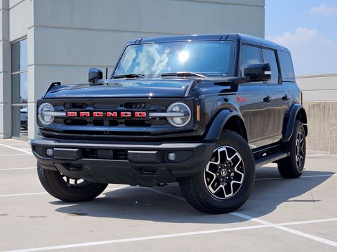 Used 2024 Ford Bronco Outer Banks AWD/4WD image 1