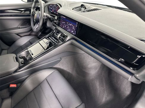 Certified 2026 Porsche Panamera image 29