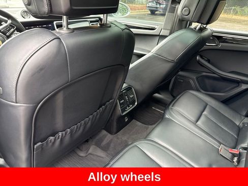 Used 2024 Porsche Macan AWD/4WD image 15