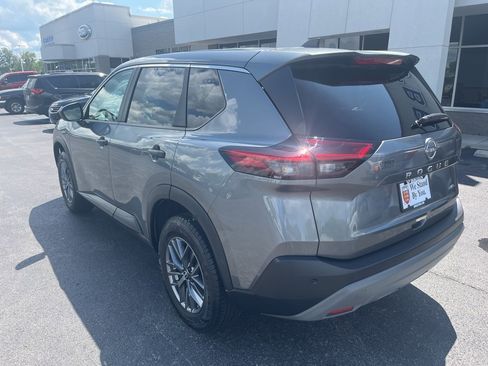 Used 2023 Nissan Rogue S image 3