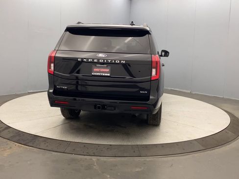 Used 2025 Ford Expedition Max Active AWD/4WD image 4