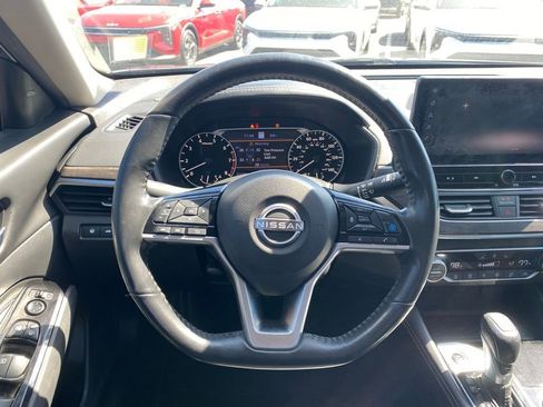 Used 2023 Nissan Altima 2.5 SL FWD image 12
