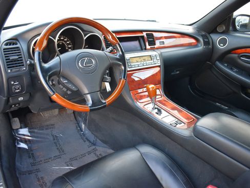 Used 2007 Lexus SC 430 Convertible RWD image 3