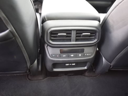 Certified 2023 Honda Pilot Touring image 32