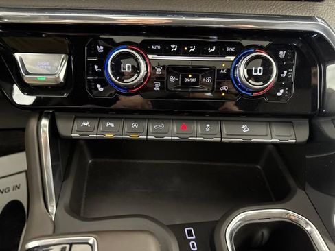 Used 2025 GMC Sierra 1500 Denali w/ Technology Package AWD/4WD image 16