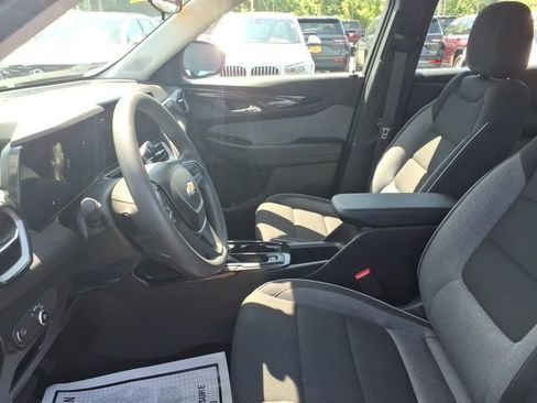 Used 2024 Chevrolet TrailBlazer LS FWD image 20