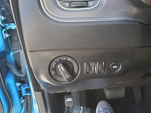 Used 2023 Dodge Charger Scat Pack w/ Navigation & Travel Group image 16