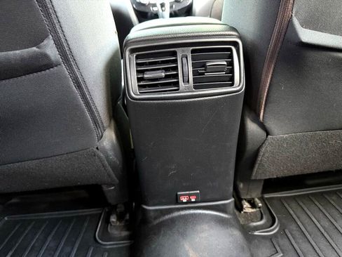 Used 2020 Nissan Rogue SV image 27