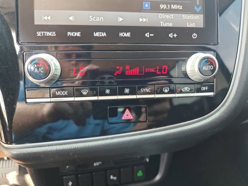 Used 2020 Mitsubishi Outlander SEL FWD image 16