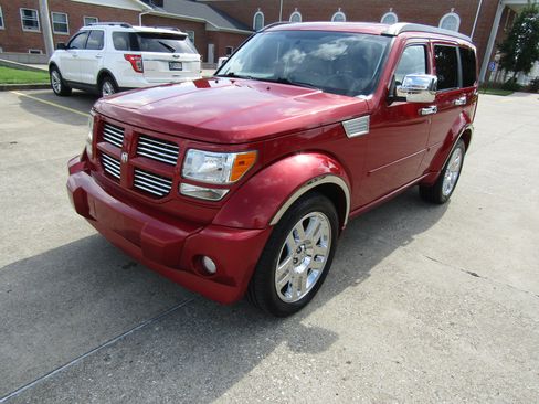 Used 2010 Dodge Nitro SXT AWD/4WD image 7