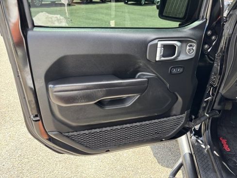 Used 2021 Jeep Gladiator Sport AWD/4WD image 18