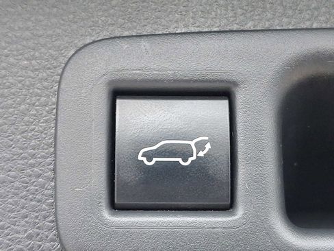 Certified 2022 Toyota Highlander Platinum image 35