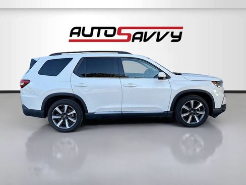 Used 2023 Honda Pilot Touring image 8