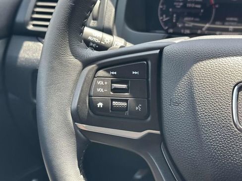 Used 2025 Honda Ridgeline Sport image 22