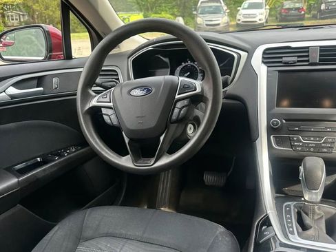 Used 2016 Ford Fusion SE FWD image 14