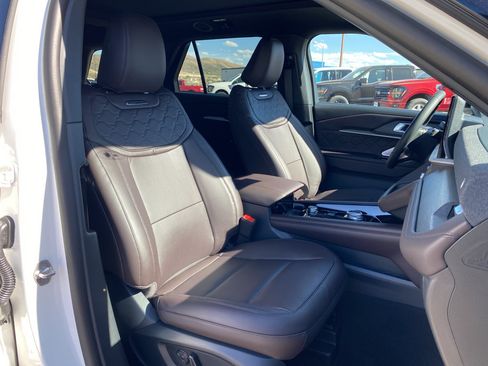 New 2026 Ford Explorer Platinum w/ LUX Leather Package AWD/4WD image 5