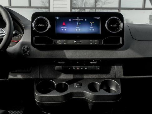 Used 2025 Mercedes-Benz Sprinter 2500 image 20