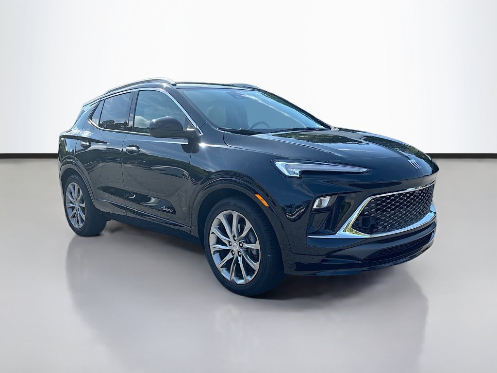 Used 2025 Buick Encore GX Avenir w/ Avenir Technology Package FWD image 1