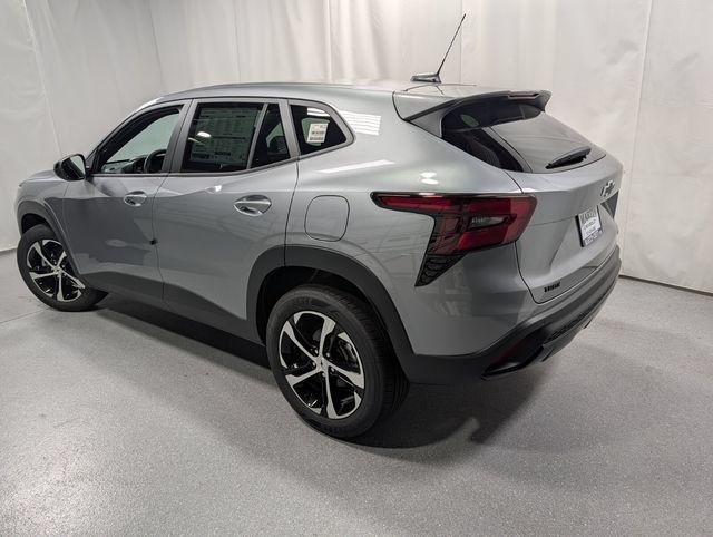 New 2026 Chevrolet Trax RS w/ Sunroof Package FWD image 6