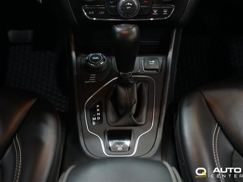 Used 2022 Jeep Cherokee Sport AWD/4WD image 23