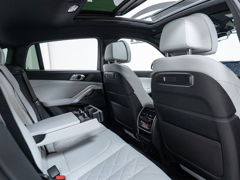 New 2026 BMW X6 xDrive40i w/ Climate Comfort Package image 23
