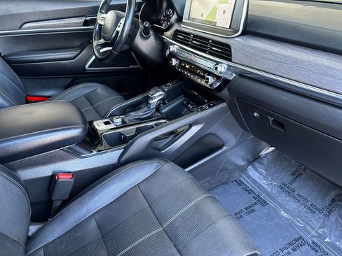 Used 2022 Kia Telluride EX FWD image 16