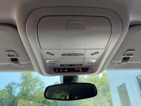 Used 2019 GMC Terrain SLT w/ Preferred Package AWD/4WD image 17