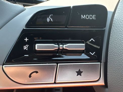 Used 2025 Hyundai Elantra Sport image 24