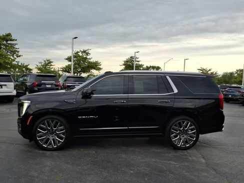 Used 2025 GMC Yukon Denali Ultimate AWD/4WD image 10
