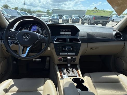 Used 2014 Mercedes-Benz C 250 Sedan image 5