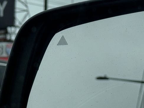 Used 2022 Jeep Grand Cherokee Laredo X image 9