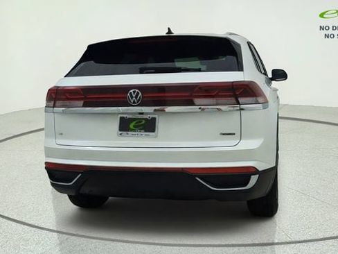 Used 2026 Volkswagen Atlas Cross Sport SE AWD/4WD image 8