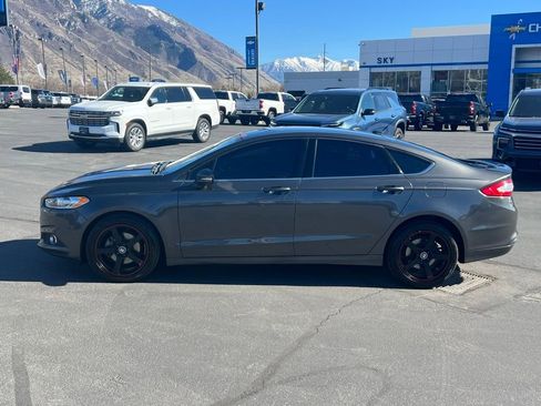 Used 2016 Ford Fusion SE FWD image 11