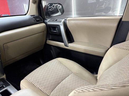 Used 2013 Toyota 4Runner SR5 w/ Convenience Pkg image 16