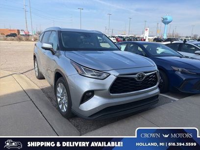 Used 2024 Toyota Highlander Limited