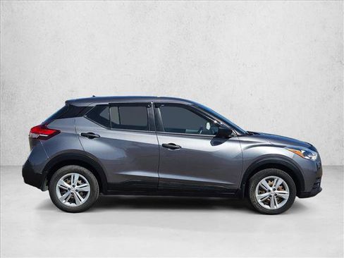 Used 2020 Nissan Kicks S FWD image 4