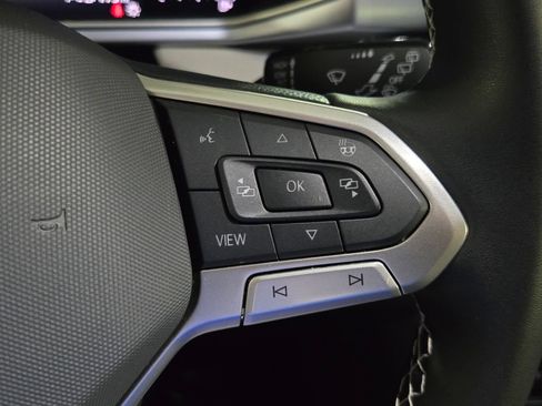 Certified 2026 Volkswagen Taos SE FWD image 24