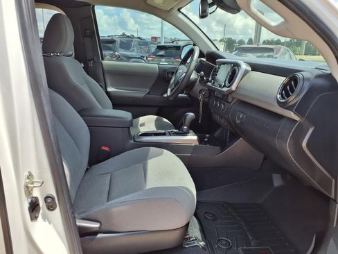 Certified 2021 Toyota Tacoma SR5 RWD image 17