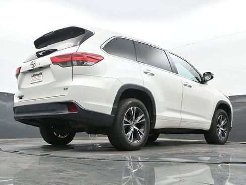 Used 2018 Toyota Highlander Plus image 11