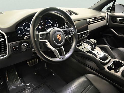 Used 2019 Porsche Cayenne S w/ Premium Package AWD/4WD image 10