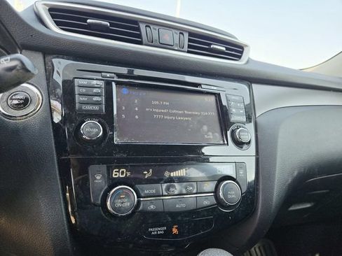 Used 2016 Nissan Rogue SV w/ SV Premium Package FWD image 8
