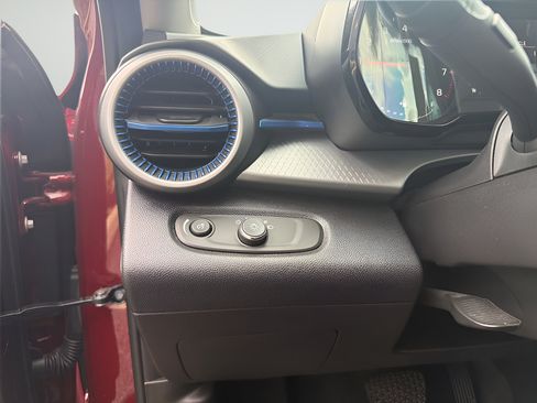 Used 2025 Chevrolet Trax LS FWD image 33