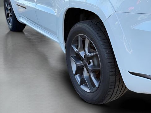 Used 2020 Jeep Grand Cherokee Limited X image 8