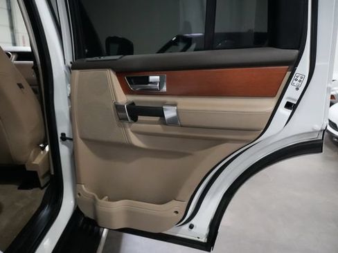 Used 2016 Land Rover LR4 HSE AWD/4WD image 30
