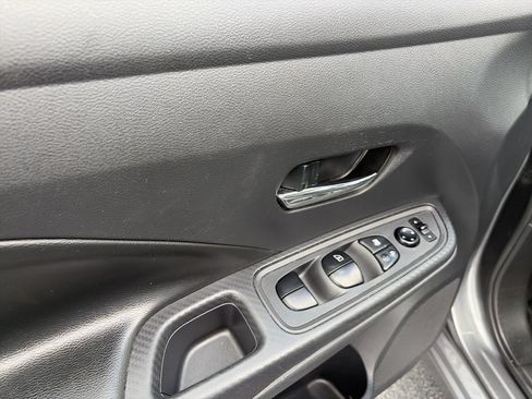 Used 2020 Nissan Versa SV FWD image 13
