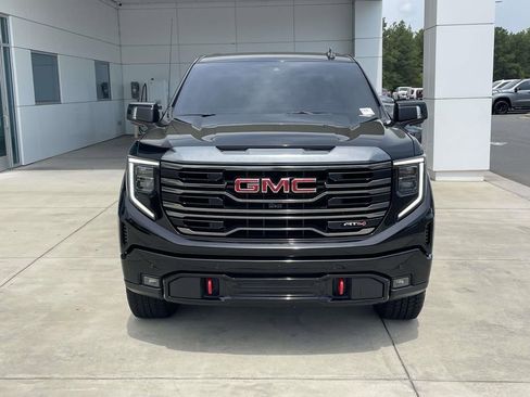 Used 2024 GMC Sierra 1500 AT4 w/ Technology Package AWD/4WD image 3