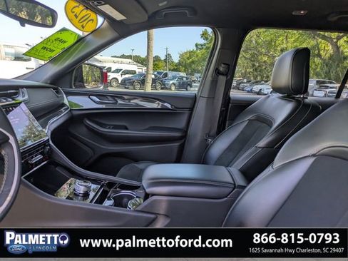 Used 2023 Jeep Grand Cherokee L Laredo image 20