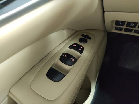 Used 2017 Nissan Pathfinder Platinum FWD image 27