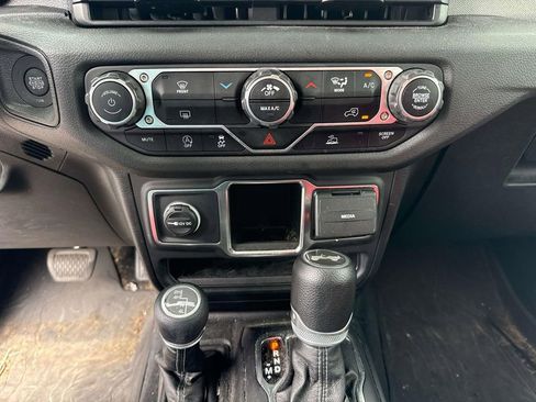Used 2024 Jeep Wrangler Sport AWD/4WD image 21