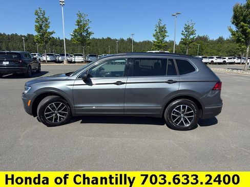 Used 2021 Volkswagen Tiguan SE w/ 3rd Row Seat Package AWD/4WD image 4